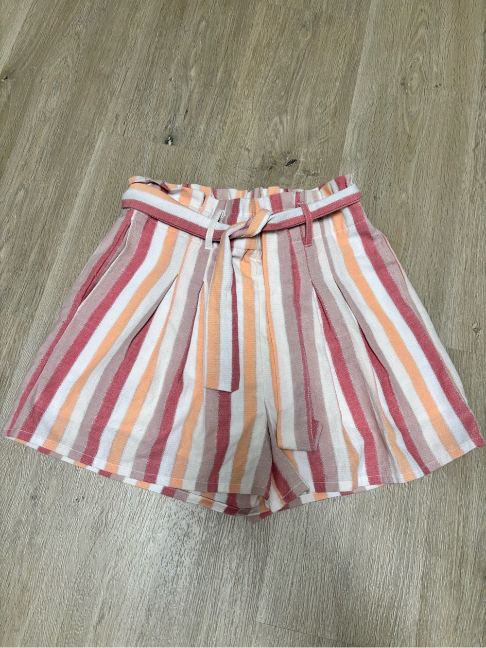 Francesca‘s Striped Paperbag Waist Shorts - Pink/Orange/White